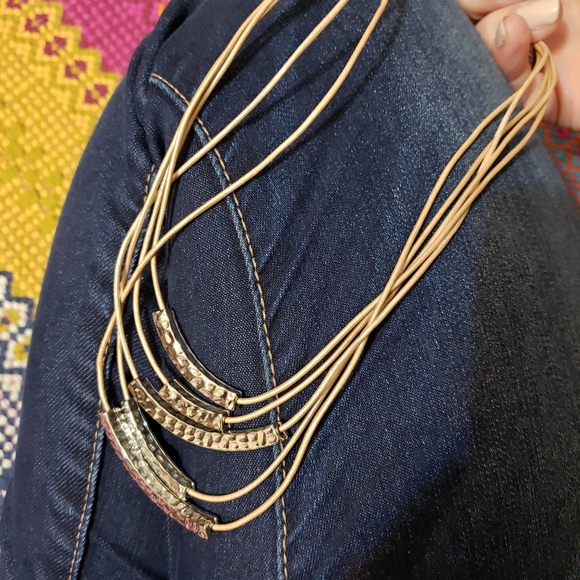 Lia Sophia layer necklace hammered metal - Picture 2 of 5